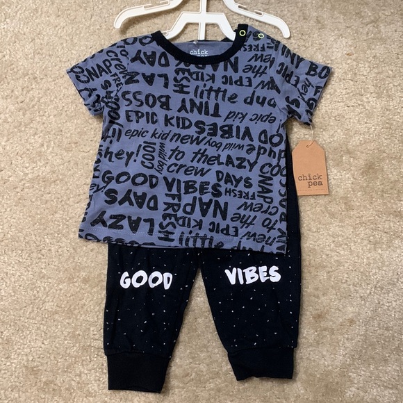 chick pea Other - NWT boys outfit 6-9 months